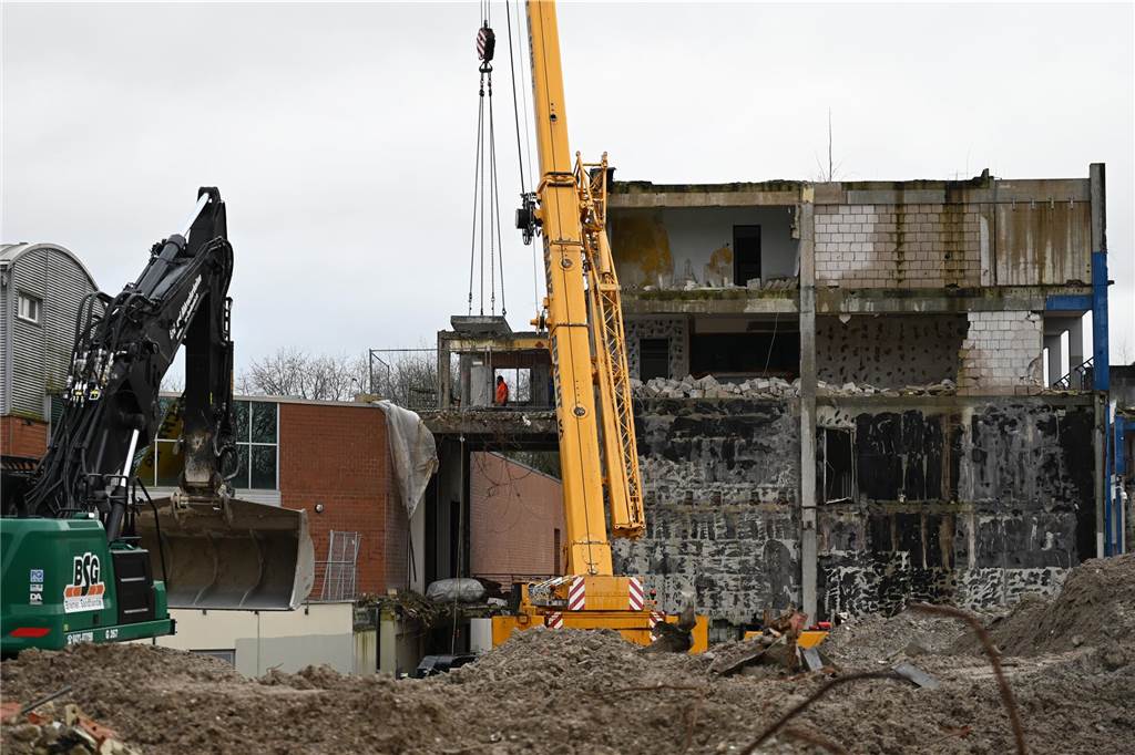 Der Wulfener Markt in Dorsten-Wulfen wird im Moment abgerissen.