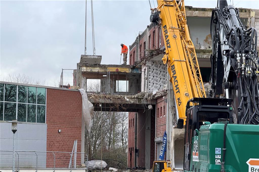 Der Wulfener Markt in Dorsten-Wulfen wird im Moment abgerissen.