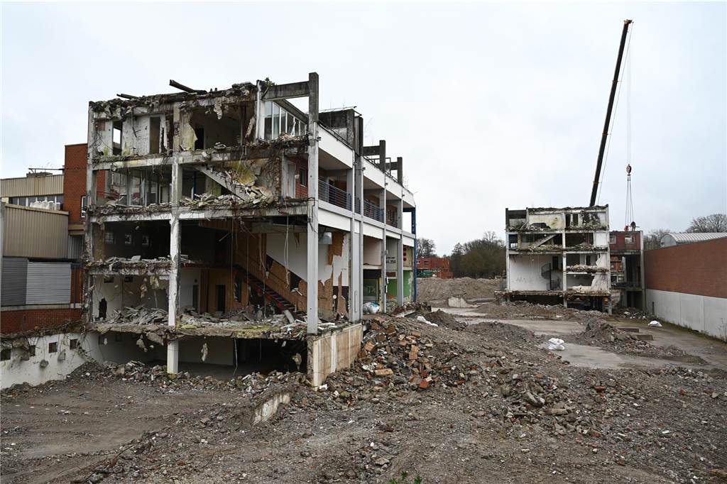 Der Wulfener Markt in Dorsten-Wulfen wird im Moment abgerissen.
