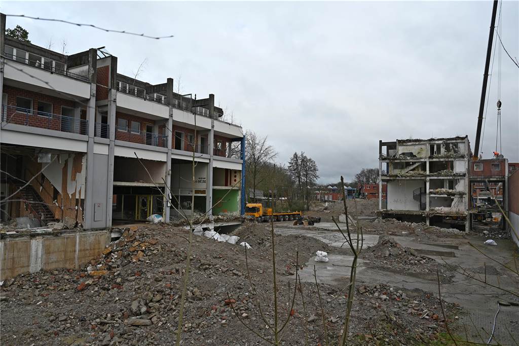 Der Wulfener Markt in Dorsten-Wulfen wird im Moment abgerissen.
