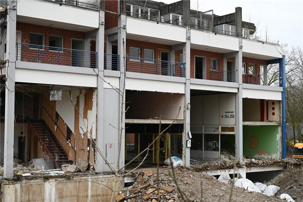 Der Wulfener Markt in Dorsten-Wulfen wird im Moment abgerissen.