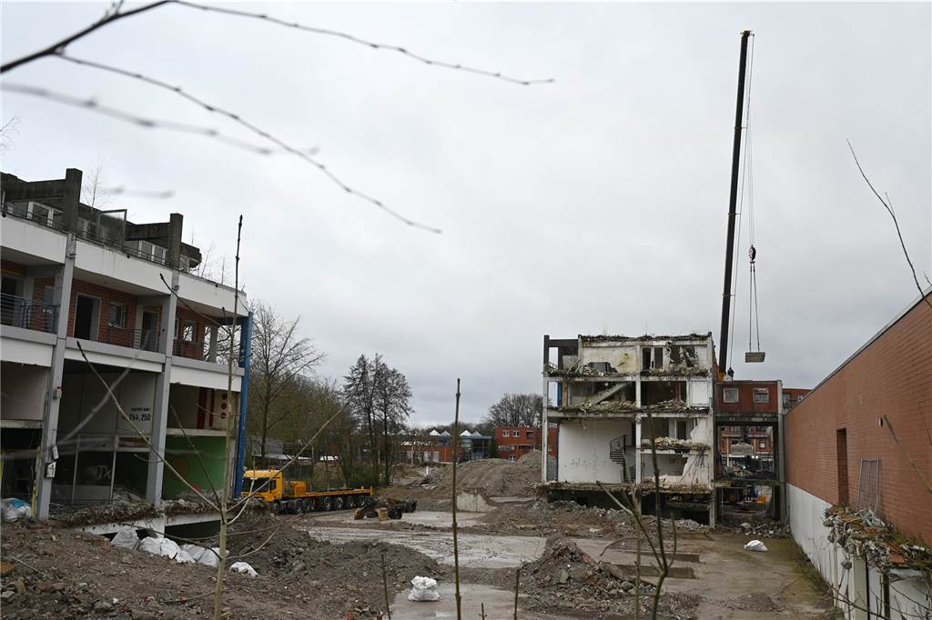 Der Wulfener Markt in Dorsten-Wulfen wird im Moment abgerissen.