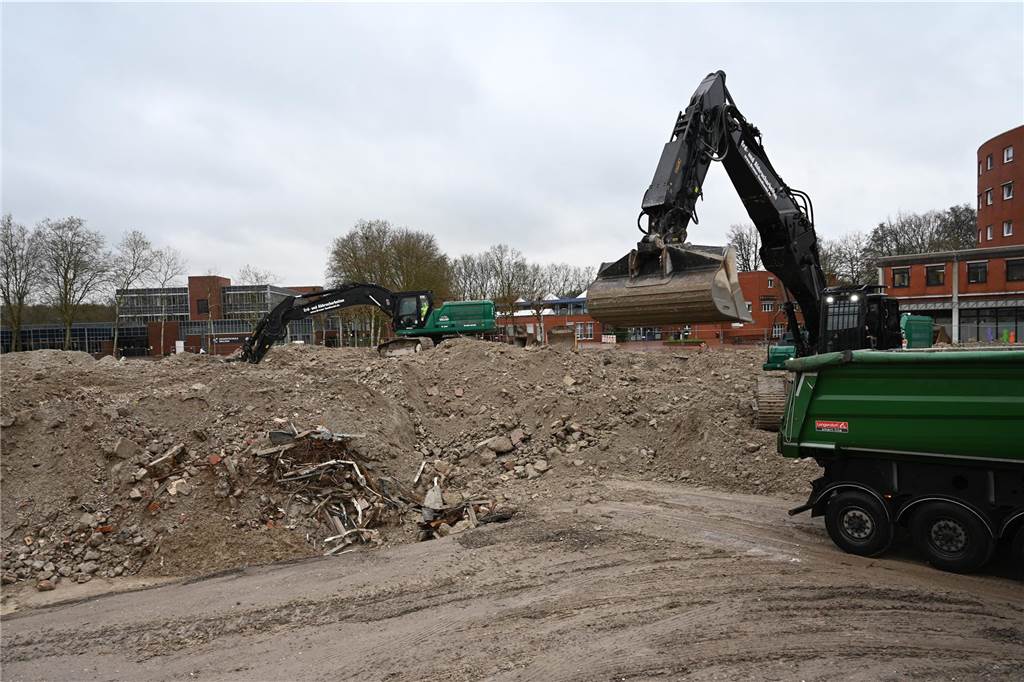 Der Wulfener Markt in Dorsten-Wulfen wird im Moment abgerissen.
