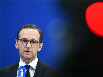 Der Zeitplan steht: Schon im Mai hatte Justizminister Maas angekündigt, die rund 50.000 Opfer des berüchtigten "Schwulen-Paragrafen 175" zu entschädigen. Foto: Britta Pedersen/Archiv