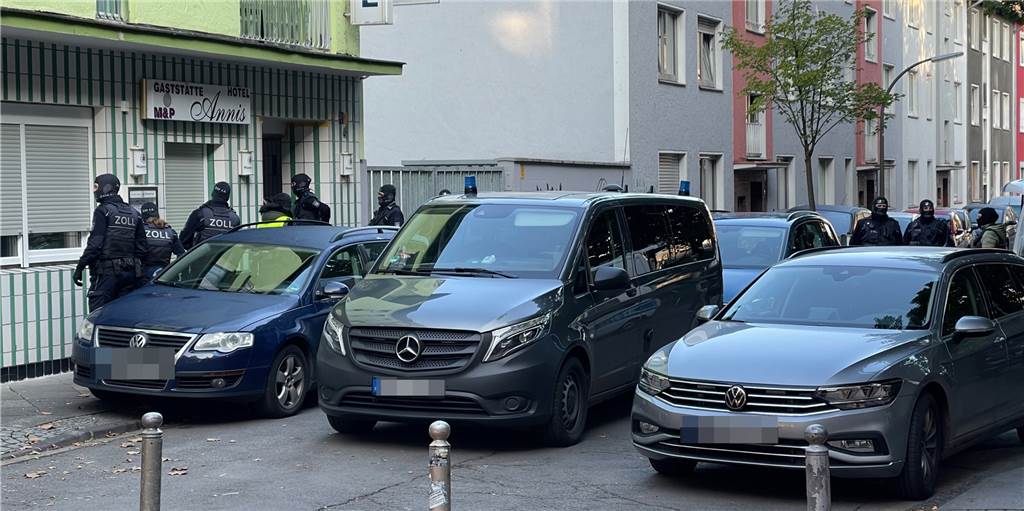 Razzia in der Dortmunder Nordstadt: Verdacht auf organisiertes Verbrechen Der Zoll klingelte am Donnerstagmorgen bei einem Haus in der Zimmerstraße an.