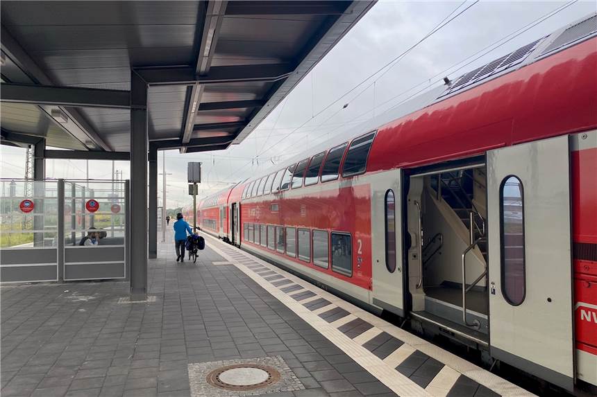Hoher Krankenstand bei Lokführern - RE42 fährt nur eingeschränkt Der Zugverkehr in Haltern ist gerade beeinträchtigt.