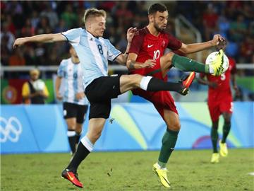 Der argentinische Junioren-Nationalspieler Santiago Ascacibar (l) soll zum VfB Stuttgart wechseln. Foto: Diego Azubel