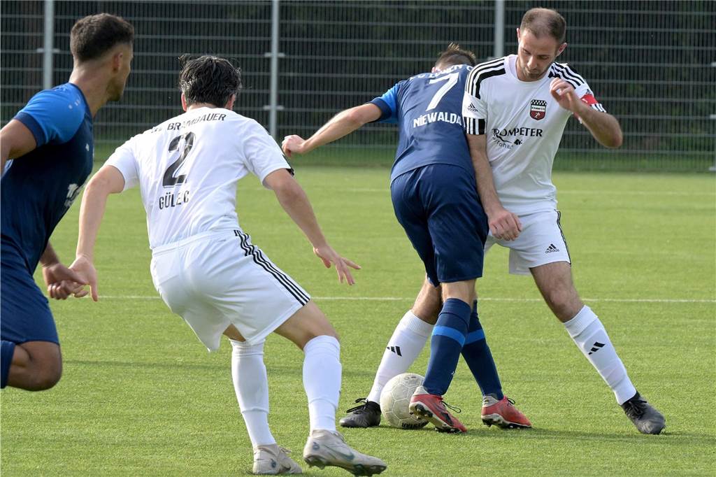 Derby-Sieg für den BV Lünen! Im Heimspiel vor über 200 Zuschauern besiegten die Geister den BV Brambauer.