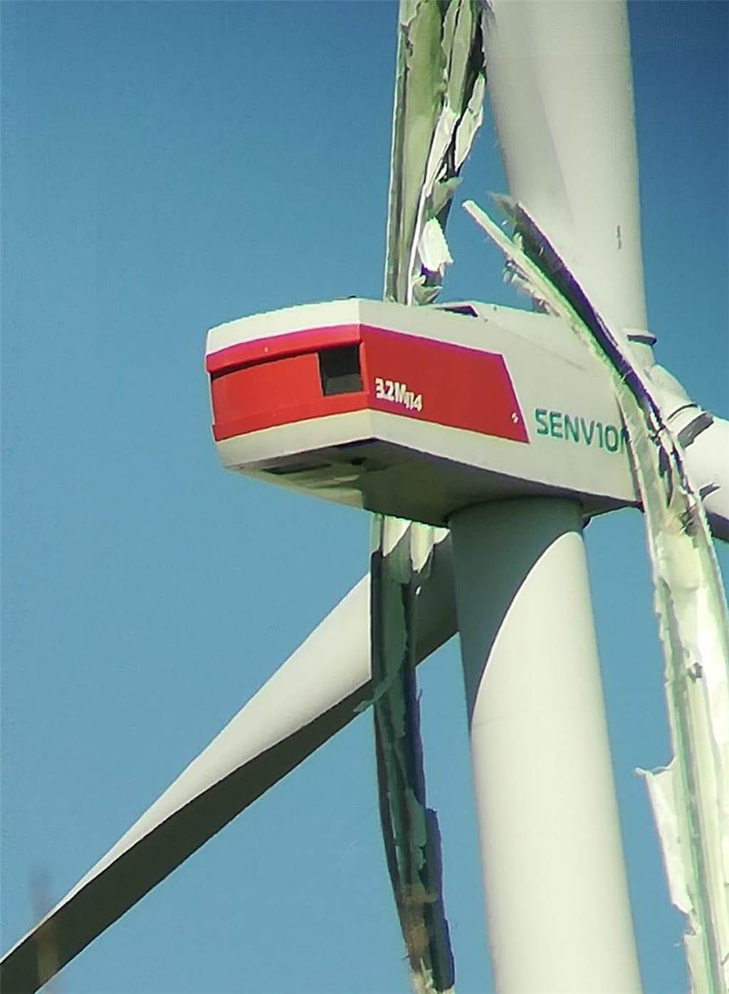 Windrad an der B58 in Haltern verliert Rotorblatt - Straße gesperrt Detailaufnahme des Flügels