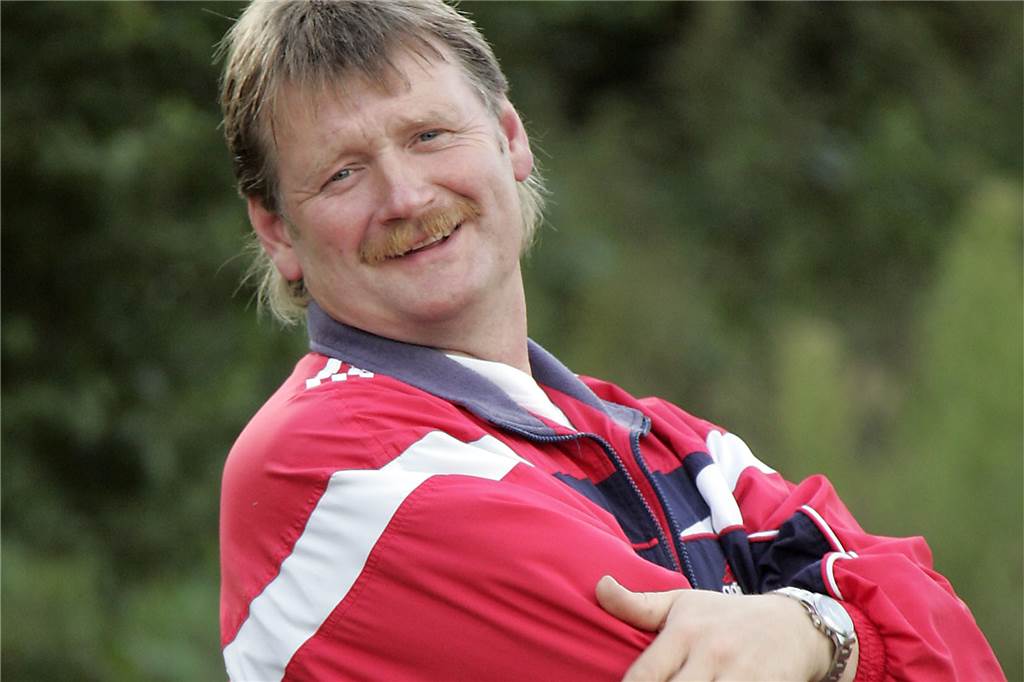Einst war der Trainer eines mittlerweile vergessenen Vereins der „König von Castrop“ Detlev Jug fühlt sich in seinen Jahren als Trainer von GFV Apollon "wie der König von Castrop".