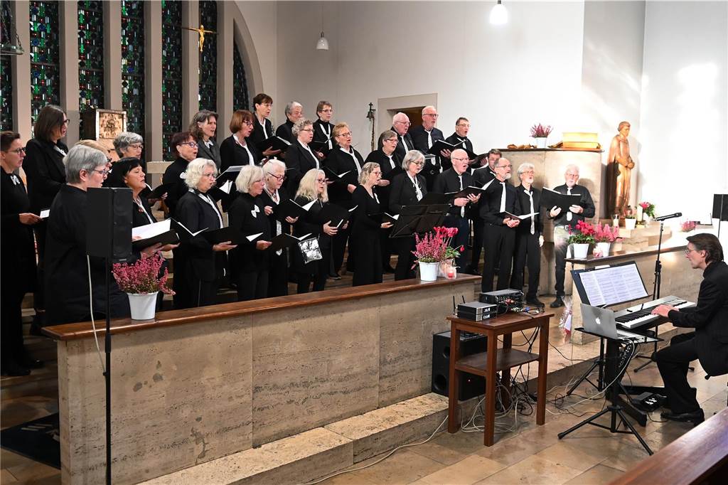 Deutener Musik- und Gesang-Verein (MGV) hatte viele Gast-Formationen und Solisten für Sonntag (3.11.) in die Kirche eingeladen.
