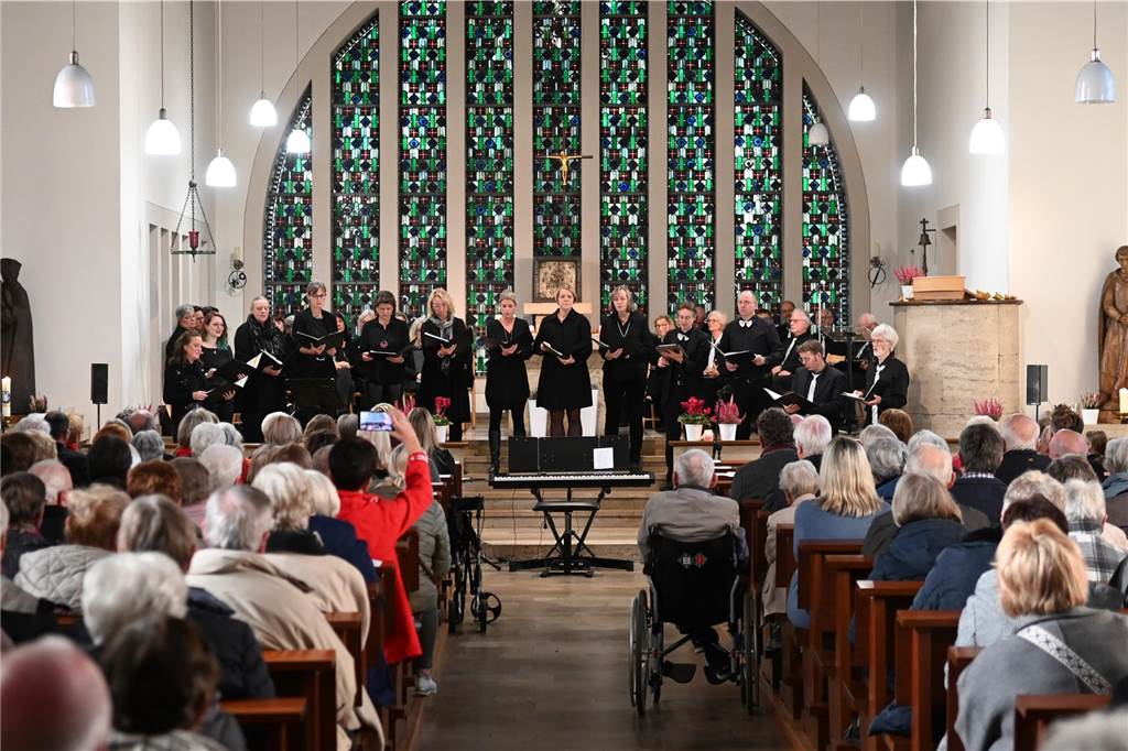 Deutener Musik- und Gesang-Verein (MGV) hatte viele Gast-Formationen und Solisten für Sonntag (3.11.) in die Kirche eingeladen.