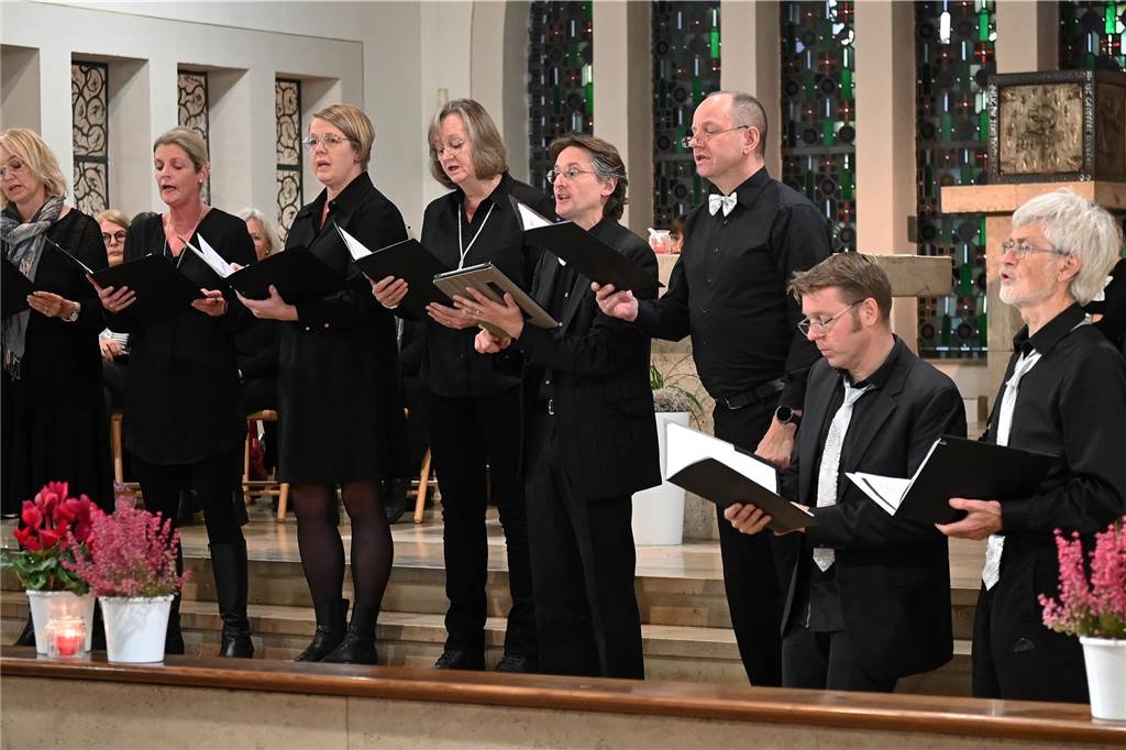 Deutener Musik- und Gesang-Verein (MGV) hatte viele Gast-Formationen und Solisten für Sonntag (3.11.) in die Kirche eingeladen.