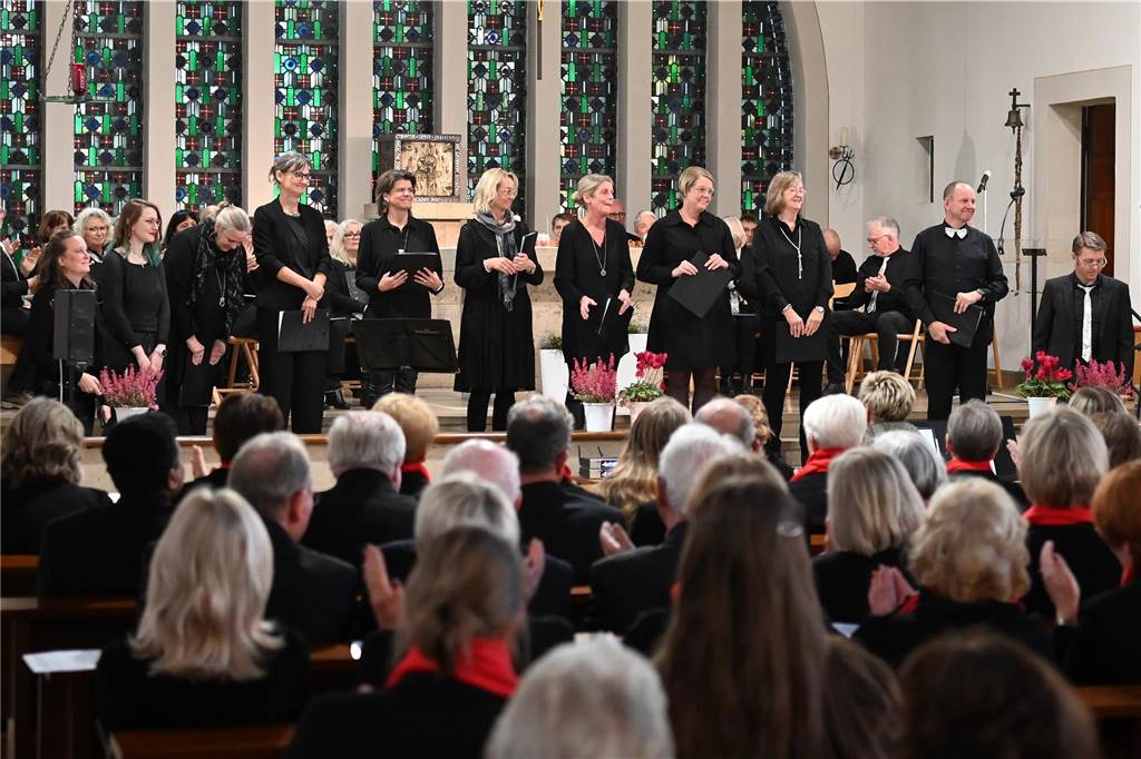 Deutener Musik- und Gesang-Verein (MGV) hatte viele Gast-Formationen und Solisten für Sonntag (3.11.) in die Kirche eingeladen.