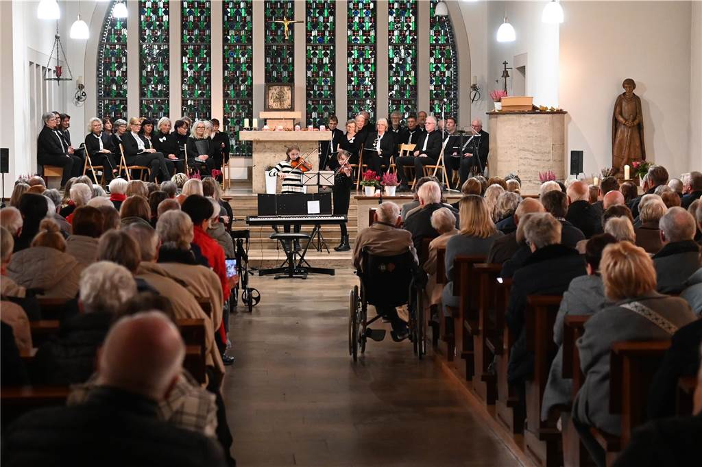 Deutener Musik- und Gesang-Verein (MGV) hatte viele Gast-Formationen und Solisten für Sonntag (3.11.) in die Kirche eingeladen.