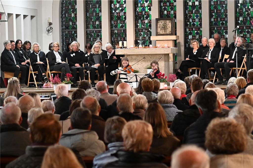 Deutener Musik- und Gesang-Verein (MGV) hatte viele Gast-Formationen und Solisten für Sonntag (3.11.) in die Kirche eingeladen.