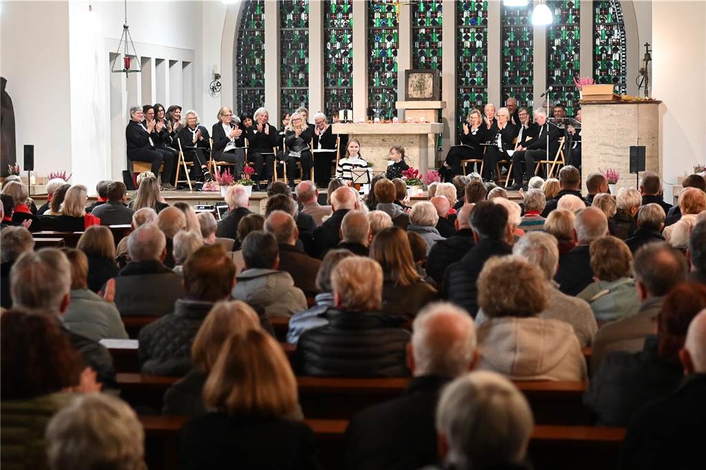 Deutener Musik- und Gesang-Verein (MGV) hatte viele Gast-Formationen und Solisten für Sonntag (3.11.) in die Kirche eingeladen.