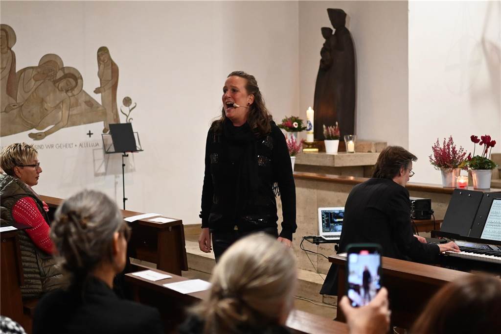 Deutener Musik- und Gesang-Verein (MGV) hatte viele Gast-Formationen und Solisten für Sonntag (3.11.) in die Kirche eingeladen.