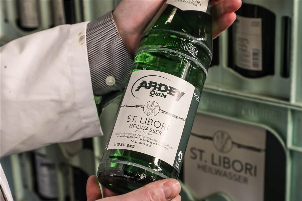 Wo genau liegt eigentlich die Ardey Quelle? Mineralwasser aus Dortmund erlebt Boom im Jubiläumsjahr Deutlich sichtbar ist nun, dass das Heilwasser St. Libori zur „Ardey“-Familie gehört.