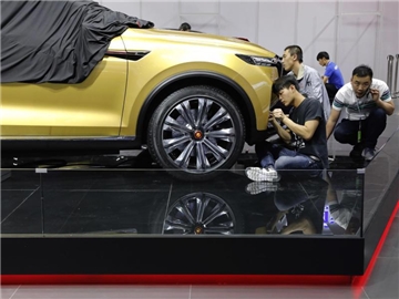 Deutsche Hersteller zeigen sich zum Auftakt der Automesse in Shanghai zuversichtlich. Foto: Ng Han Guan