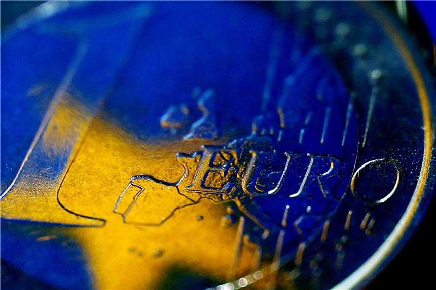 Schuldenquote in Eurozone fällt spürbar Deutschland weist schon seit längerem Etat-Überschüsse aus, liegt beim Schuldenstand aber noch leicht über der erlaubten Obergrenze von 60 Prozent. Foto: Oliver Berg