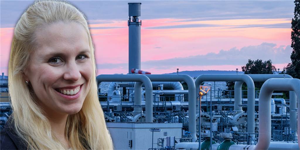 Gaskrise: Einige Dortmunder Firmen denken schon über Stilllegungen nach DEW-Sprecherin Jana Larissa Marx ist zuversichtlich: Rund 80 Prozent der angesprochenen Betriebe sehen im Falle der Verschärfung der Krise nach der Wartung von Nord Stream I (im Hintergrund) Potenziale zum Gassparen.