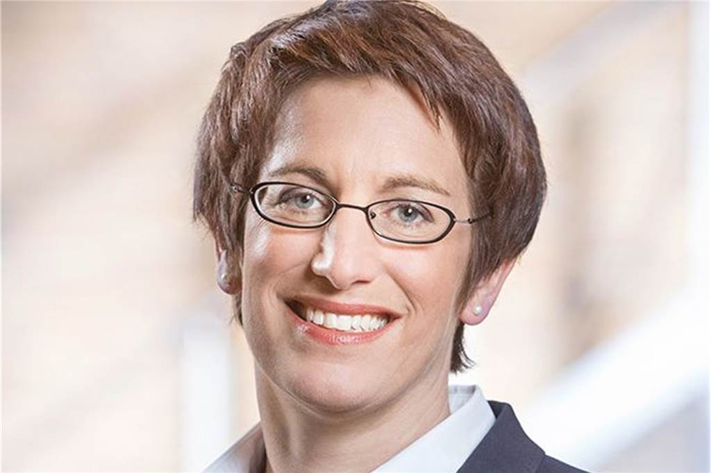 Das sind die 10 Top-Verdiener auf den Chefsesseln der städtischen Unternehmen DEW21-Chefin Heike Heim hat 2018 weniger verdient als ihr Stellvertreter Peter Flosbach.