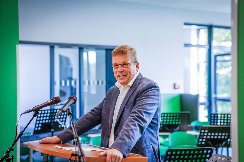 Der Erweiterungsbau des Bert-Brecht-Gymnasiums in Dortmund-Kirchlinde wurde nun offiziell eingeweiht. So sieht das Gebäude von außen aus.