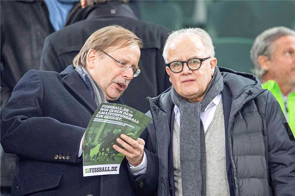 Deutscher Fußball-Bund appelliert an die Regierung: Lockerungen im Amateursport sollen Thema werden DFB-Präsident Fritz Keller (r.) und sein Vize Rainer Koch richteten den Brief an die Bundesregierung.