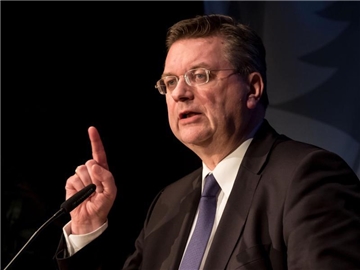 DFB-Präsident Reinhard Grindel schließt einen Boykott der WM 2022 in Katar nicht mehr aus.