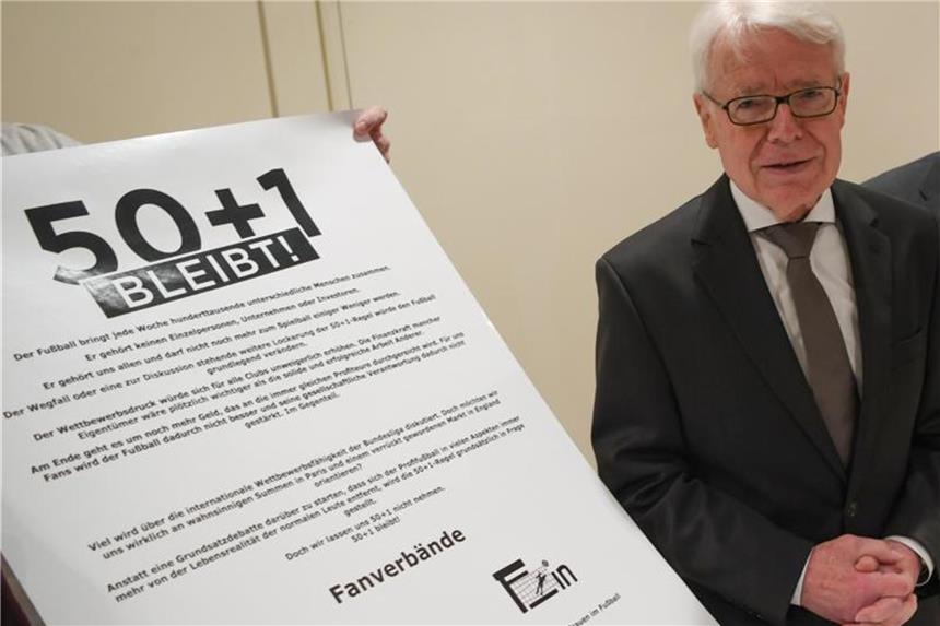 BVB-Boss und DFL-Präsident kritisieren Rummenigge DFL-Präsident Reinhard Rauball positioniert sich zu Rummenigges Kritik zur 50+1-Abstimmung. Foto: Arne Dedert