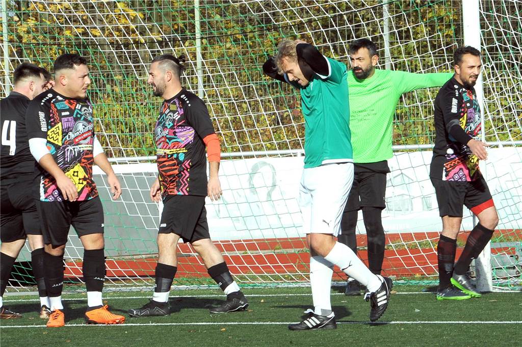 Die 2. Mannschaft der SG Eintracht Ergste hat gegen den FC Hemer Erciyes mit 5:1 gewonnen.