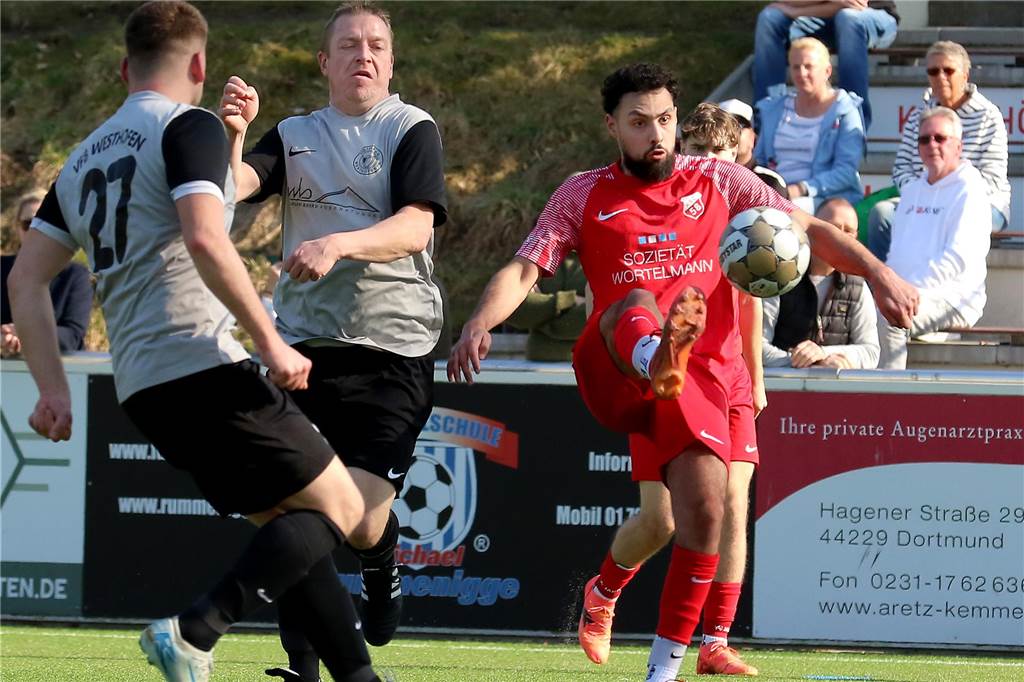 Die 2. Mannschaft des VfB Westhofen hat beim Kirchhörder SC II mit 2:4 verloren.