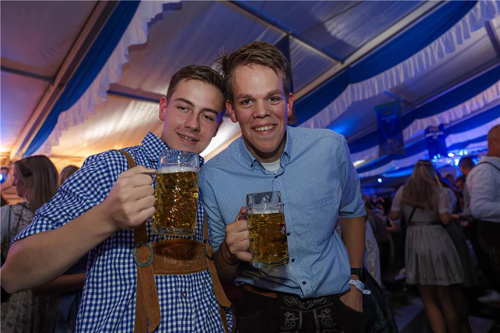 Die 2.000 Karten für das Oktoberfest der Landjugend Kirchhellen und des VfB am 2. Oktober waren schnell ausverkauft. Die Besucher genossen eine tolle Party.