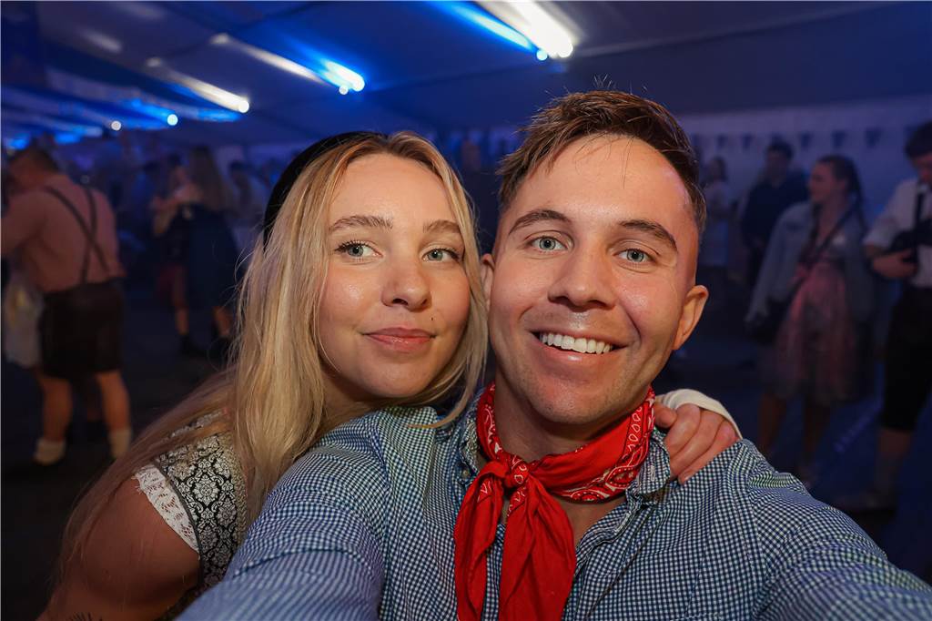 Die 2.000 Karten für das Oktoberfest der Landjugend Kirchhellen und des VfB am 2. Oktober waren schnell ausverkauft. Die Besucher genossen eine tolle Party.