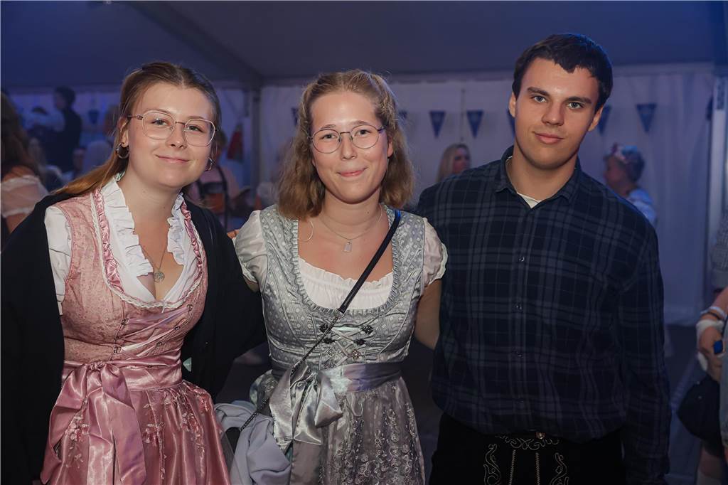 Die 2.000 Karten für das Oktoberfest der Landjugend Kirchhellen und des VfB am 2. Oktober waren schnell ausverkauft. Die Besucher genossen eine tolle Party.