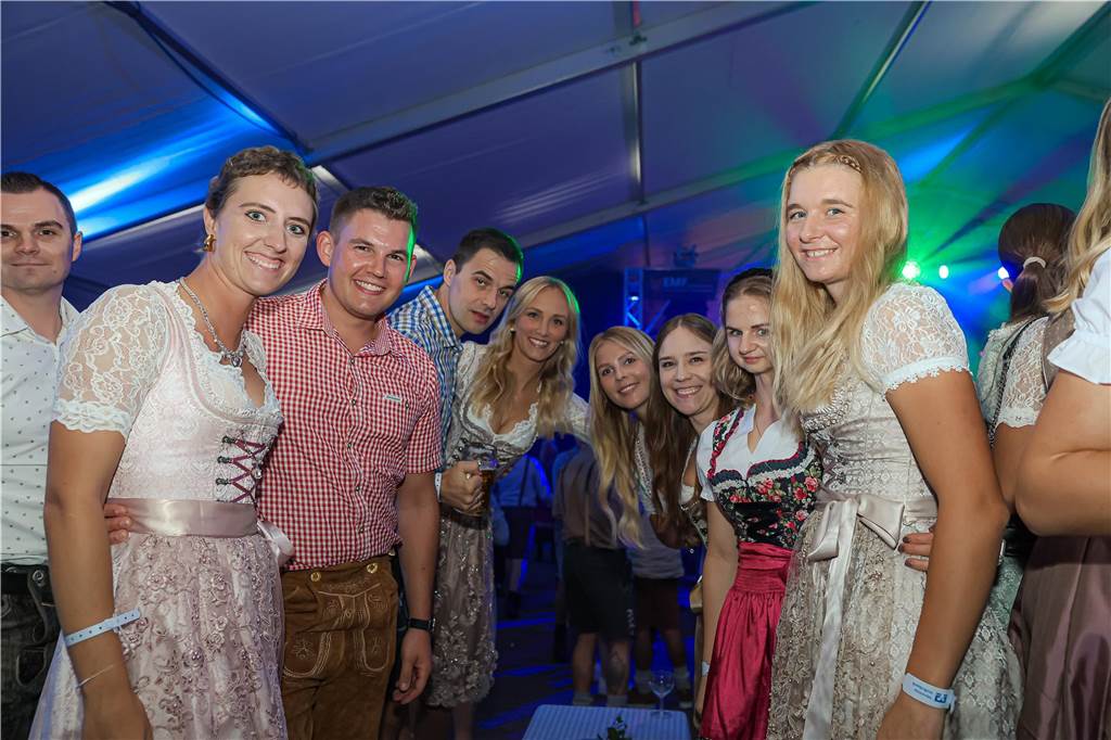Die 2.000 Karten für das Oktoberfest der Landjugend Kirchhellen und des VfB am 2. Oktober waren schnell ausverkauft. Die Besucher genossen eine tolle Party.