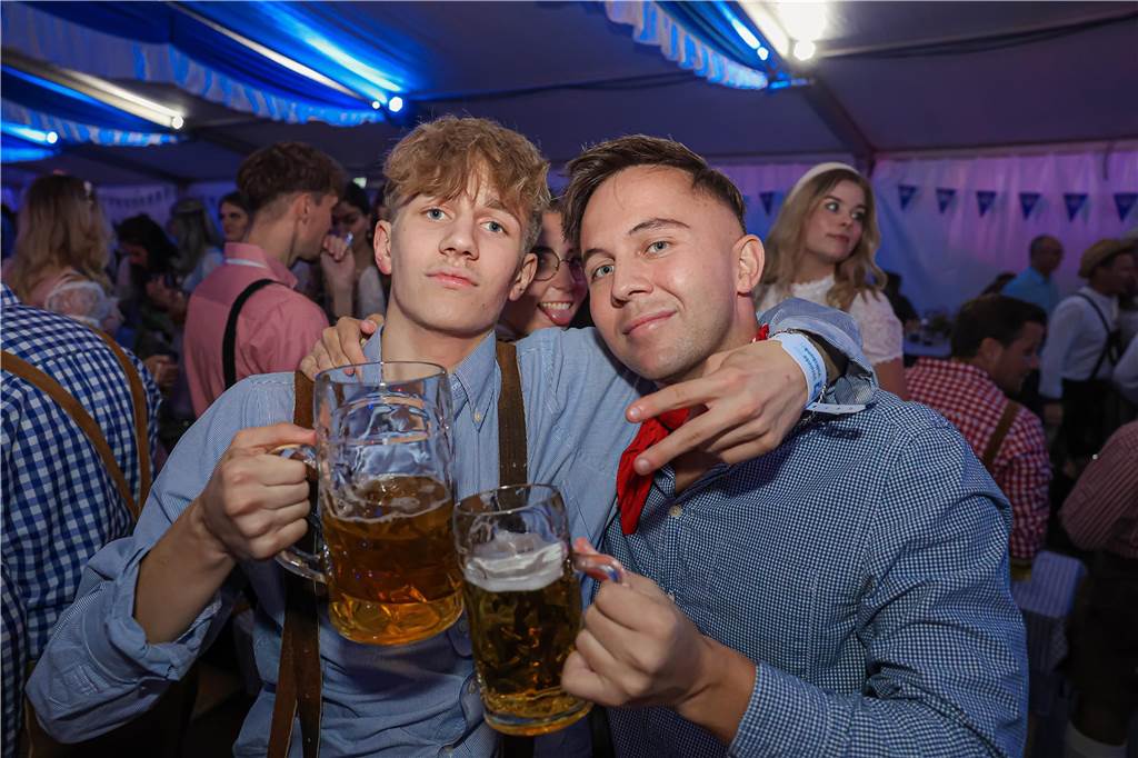 Die 2.000 Karten für das Oktoberfest der Landjugend Kirchhellen und des VfB am 2. Oktober waren schnell ausverkauft. Die Besucher genossen eine tolle Party.