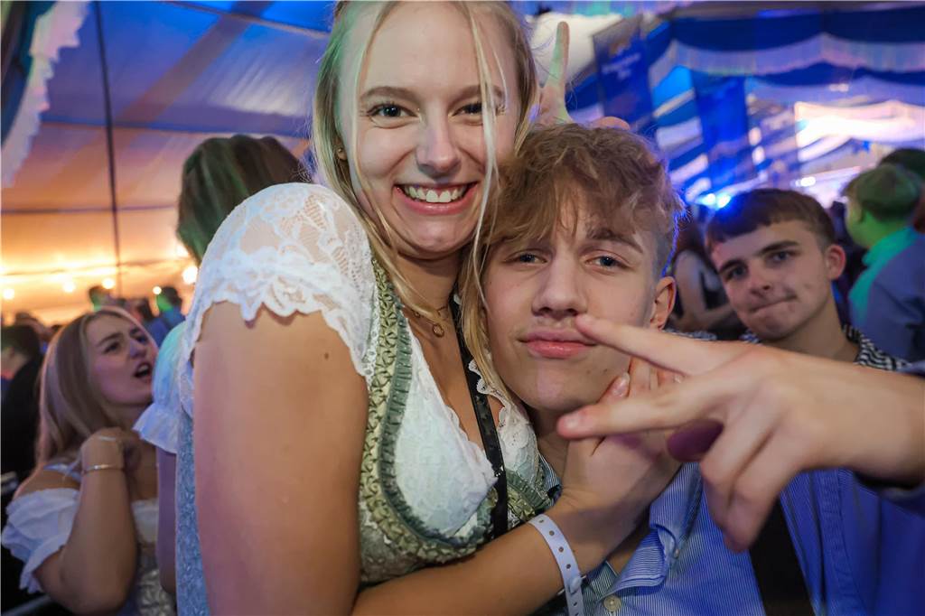 Die 2.000 Karten für das Oktoberfest der Landjugend Kirchhellen und des VfB am 2. Oktober waren schnell ausverkauft. Die Besucher genossen eine tolle Party.