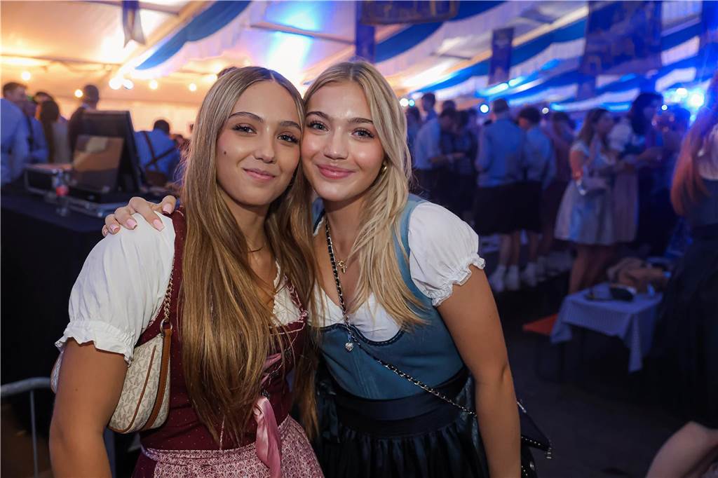 Die 2.000 Karten für das Oktoberfest der Landjugend Kirchhellen und des VfB am 2. Oktober waren schnell ausverkauft. Die Besucher genossen eine tolle Party.
