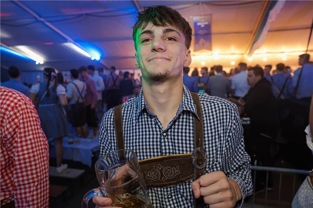 Die 2.000 Karten für das Oktoberfest der Landjugend Kirchhellen und des VfB am 2. Oktober waren schnell ausverkauft. Die Besucher genossen eine tolle Party.