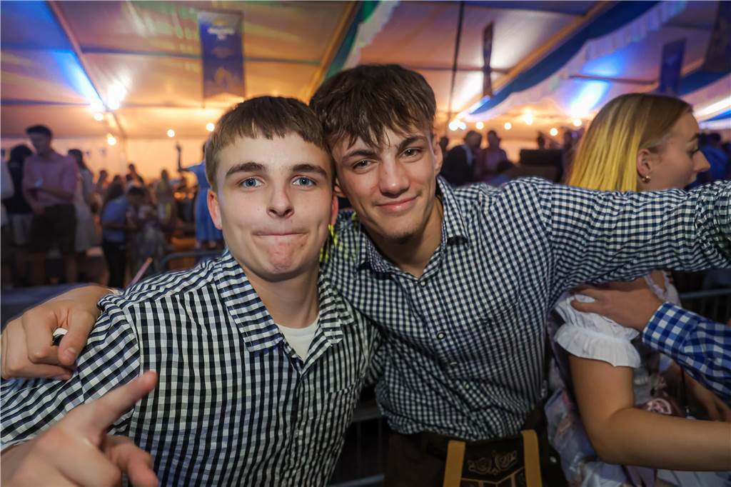 Die 2.000 Karten für das Oktoberfest der Landjugend Kirchhellen und des VfB am 2. Oktober waren schnell ausverkauft. Die Besucher genossen eine tolle Party.