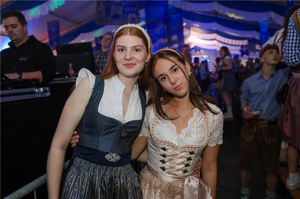 Die 2.000 Karten für das Oktoberfest der Landjugend Kirchhellen und des VfB am 2. Oktober waren schnell ausverkauft. Die Besucher genossen eine tolle Party.
