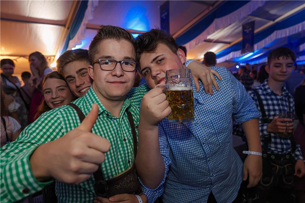 Die 2.000 Karten für das Oktoberfest der Landjugend Kirchhellen und des VfB am 2. Oktober waren schnell ausverkauft. Die Besucher genossen eine tolle Party.