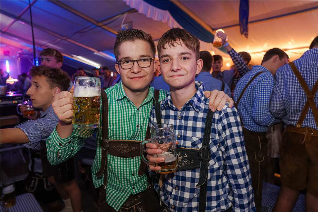 Die 2.000 Karten für das Oktoberfest der Landjugend Kirchhellen und des VfB am 2. Oktober waren schnell ausverkauft. Die Besucher genossen eine tolle Party.
