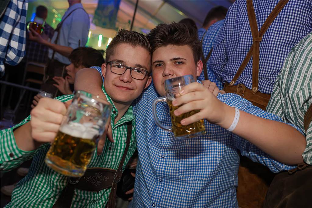 Die 2.000 Karten für das Oktoberfest der Landjugend Kirchhellen und des VfB am 2. Oktober waren schnell ausverkauft. Die Besucher genossen eine tolle Party.