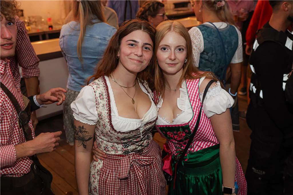 Die 2.000 Karten für das Oktoberfest der Landjugend Kirchhellen und des VfB am 2. Oktober waren schnell ausverkauft. Die Besucher genossen eine tolle Party.