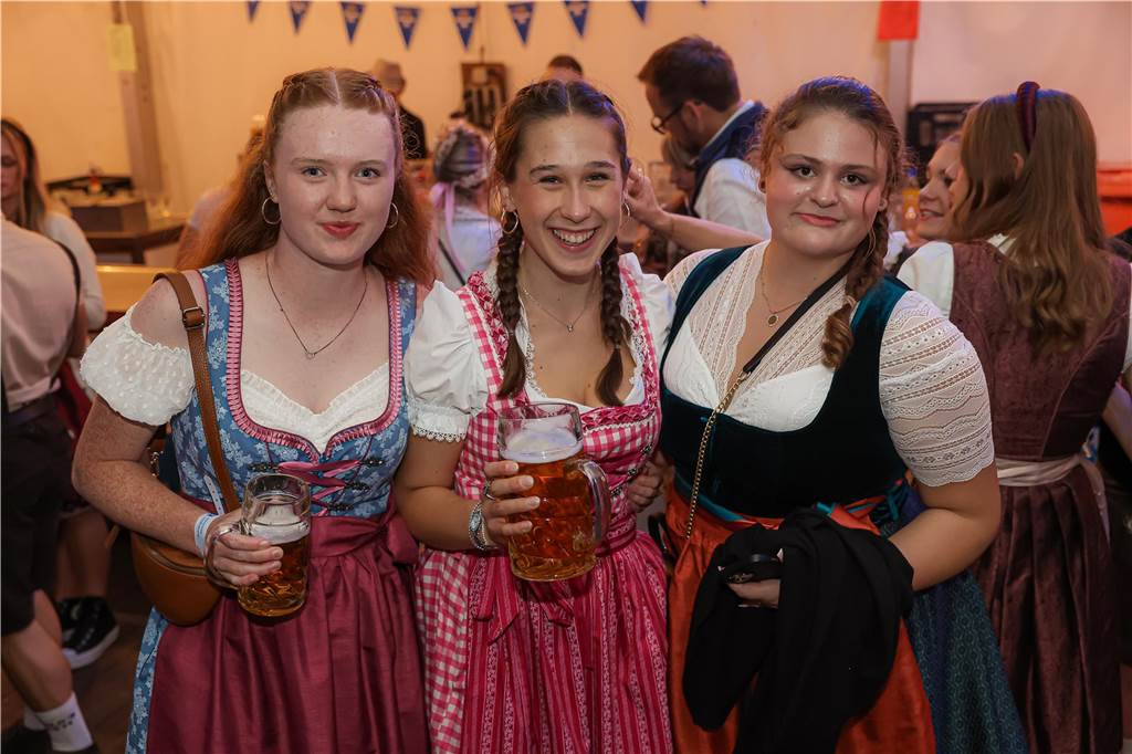 Die 2.000 Karten für das Oktoberfest der Landjugend Kirchhellen und des VfB am 2. Oktober waren schnell ausverkauft. Die Besucher genossen eine tolle Party.
