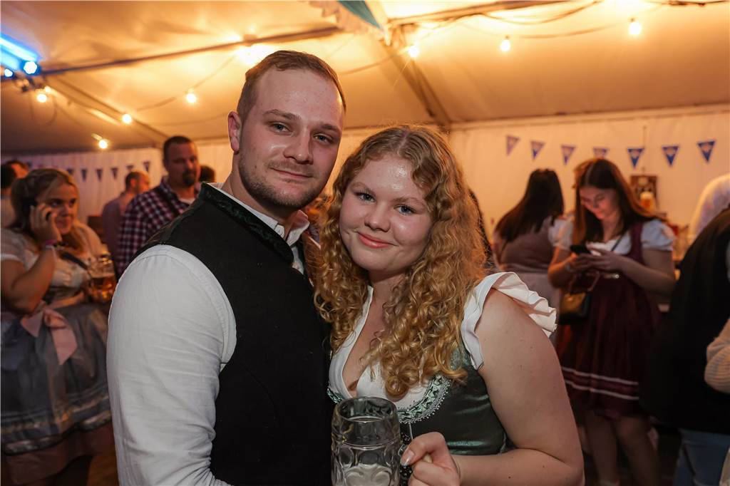 Die 2.000 Karten für das Oktoberfest der Landjugend Kirchhellen und des VfB am 2. Oktober waren schnell ausverkauft. Die Besucher genossen eine tolle Party.