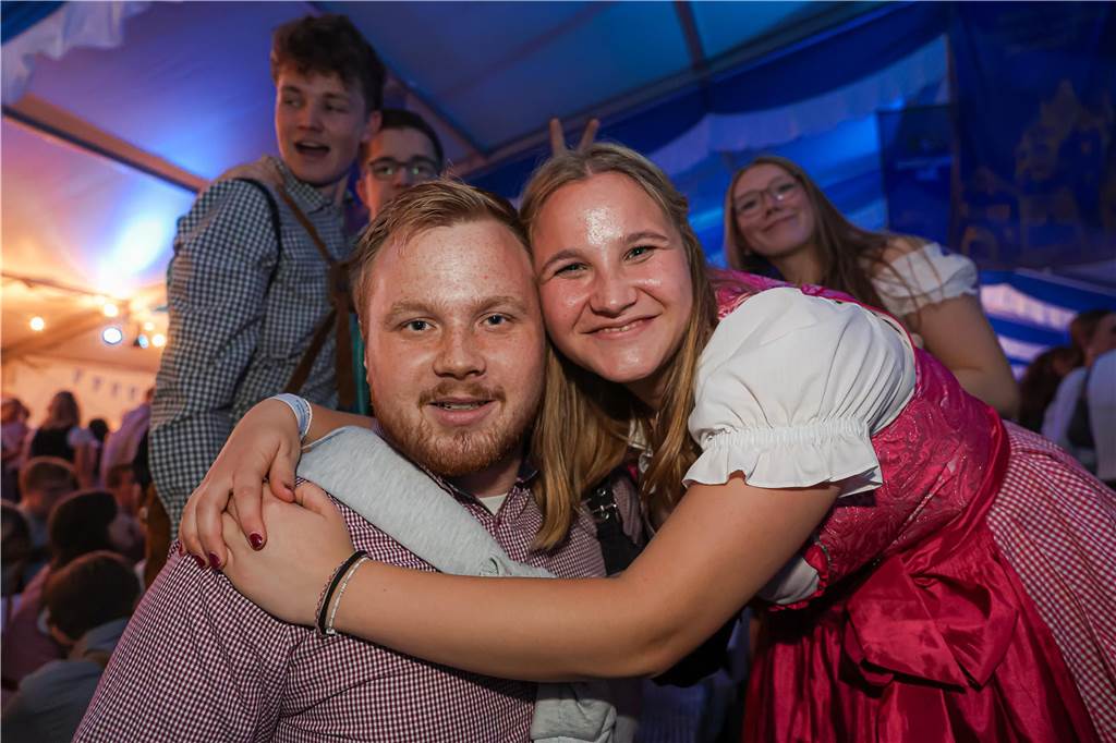 Die 2.000 Karten für das Oktoberfest der Landjugend Kirchhellen und des VfB am 2. Oktober waren schnell ausverkauft. Die Besucher genossen eine tolle Party.